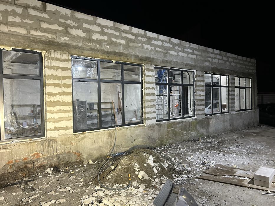 Vand hala industriala 484 mp