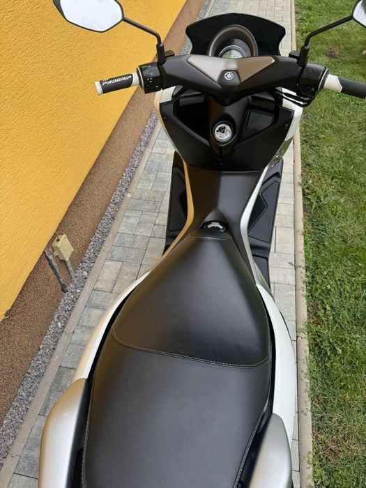 Yamaha N Max 125