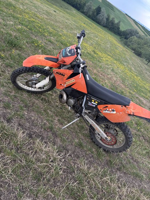Vând cross de 200 ktm in stare de functionare