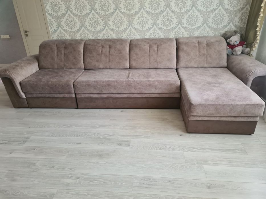 Продам диван (модельный)