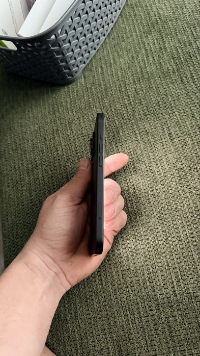 Vand iphone 15 negru 128 gb 94 % baterie