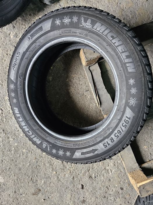 2 anvelope iarna 195 65 15 Michelin 6mm