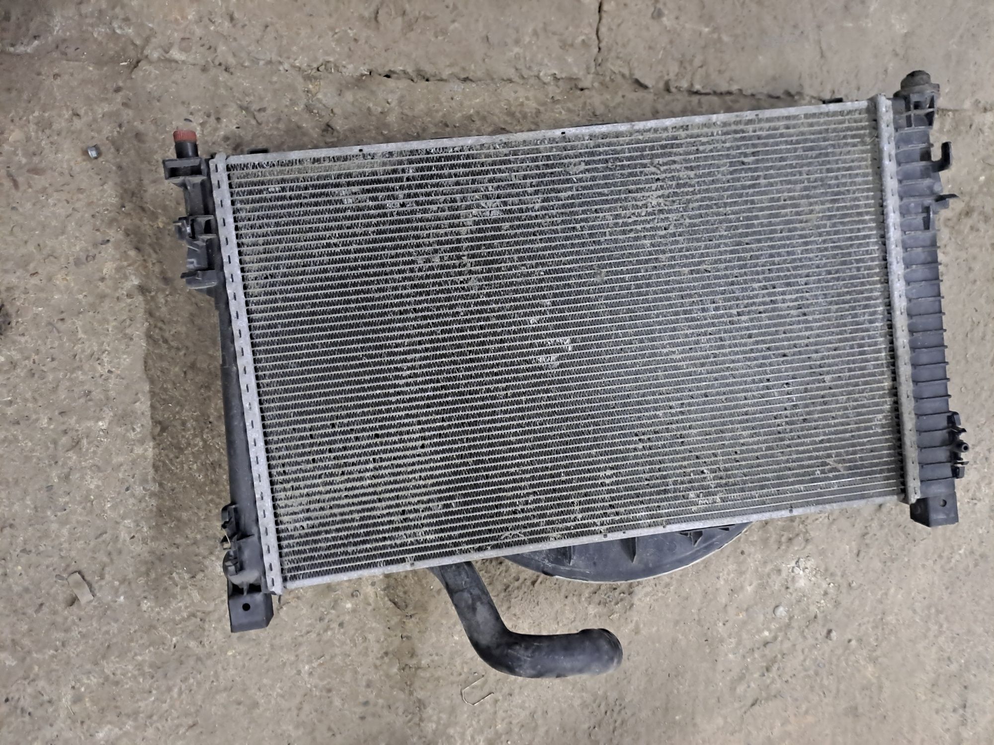 Electroventilator/ radiator apa Nissan X-TRAIL 2.2 (T30) 2001-2007