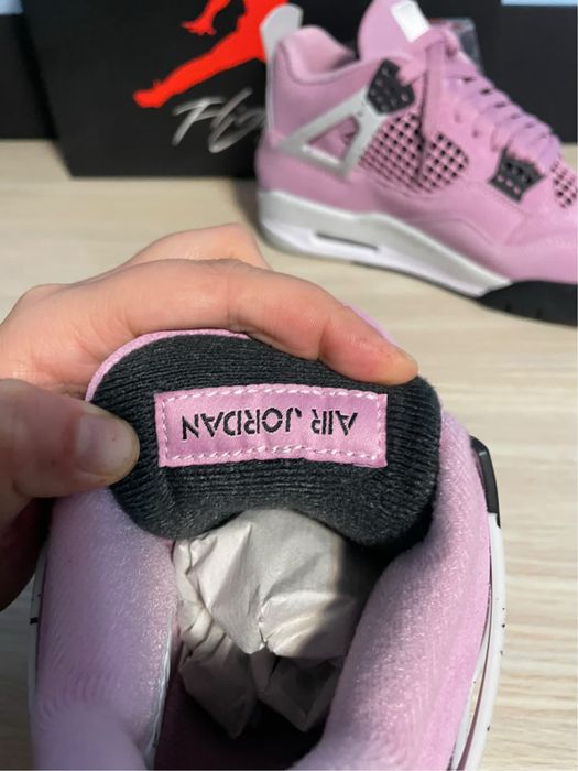 Vand jordan 4 orchid marimea 38