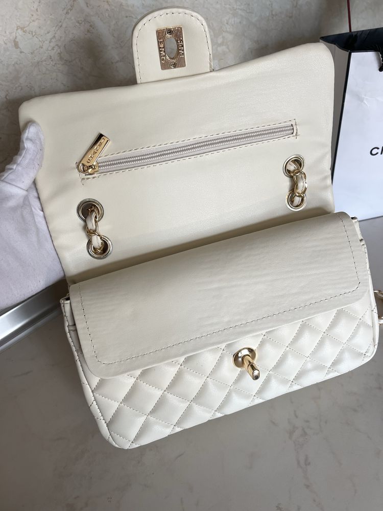 Чанта Chanel Classic flap екрю