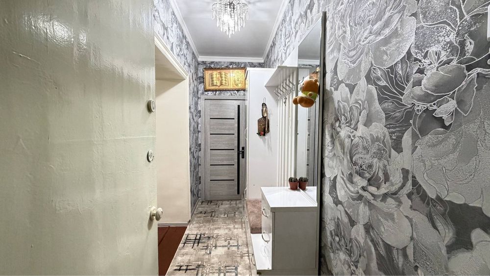 Фаргона шахар Бурч аптекаси олдида 4 хонали уй сотилади !