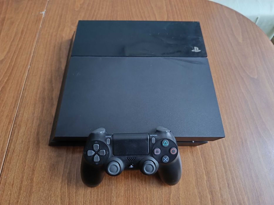 Playstation 4 с джойстик