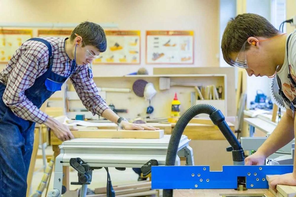 Предоставляем вашему вниманию Услуги Мебельщика, всех видов.