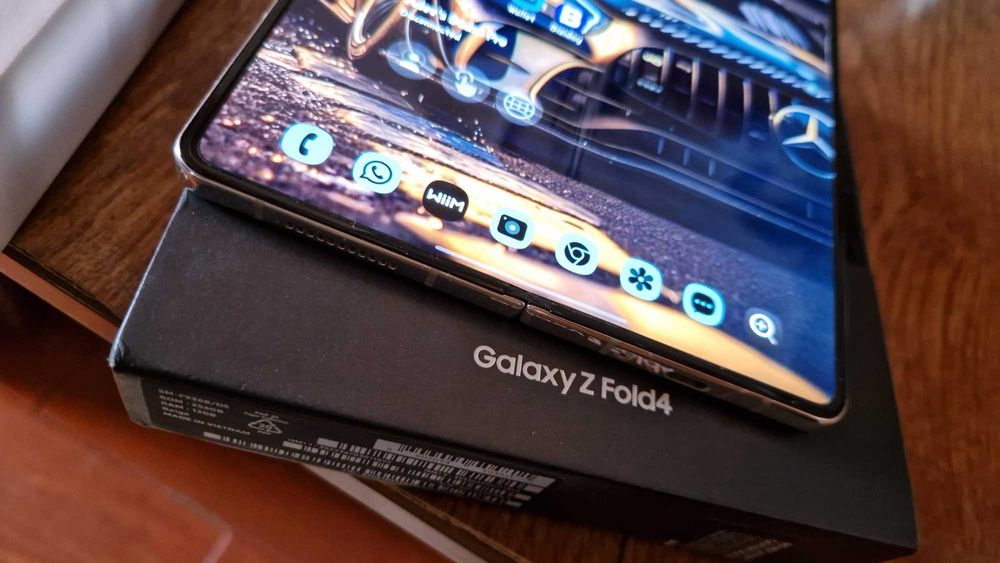 Pachet Galaxy Z Fold 4 + Galaxy Watch 3