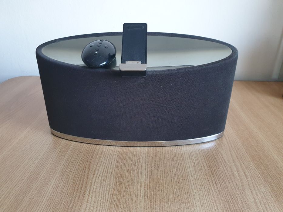 Bowers & Wilkins Zeppelin mini , bluetooth incorporat , boxa Geneva S