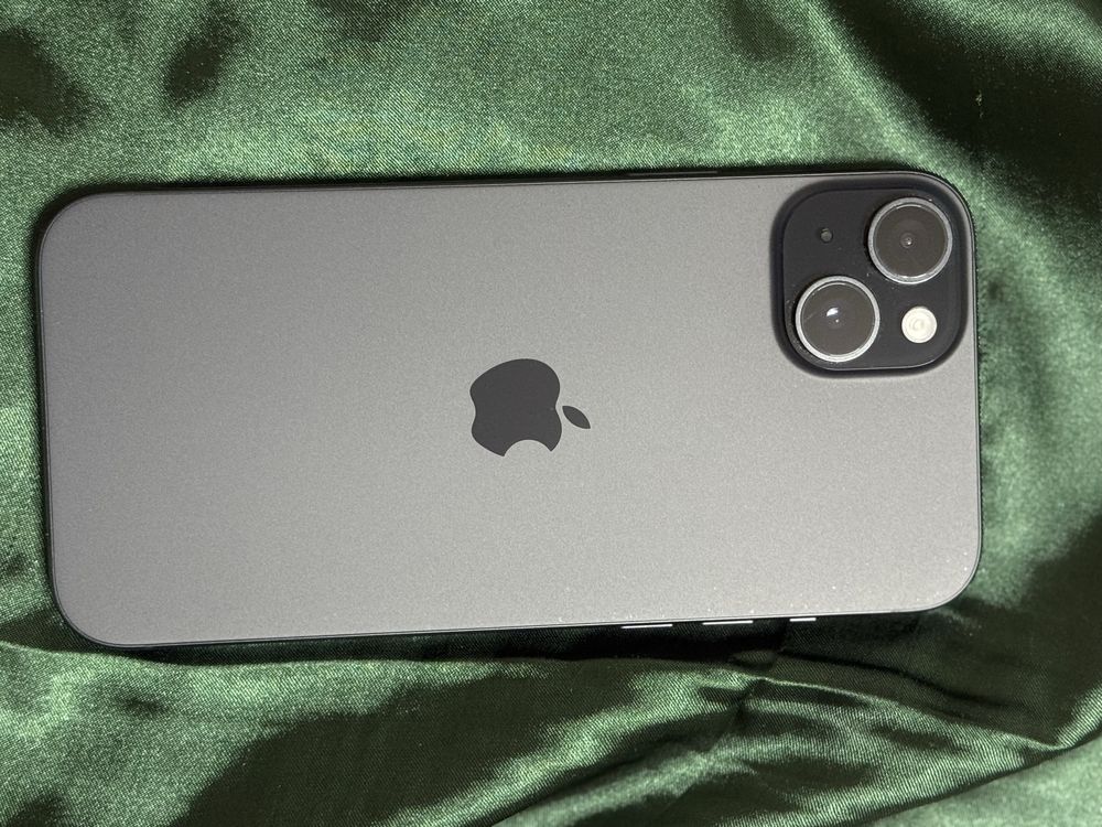 iPhone 15 Plus 128GB батерия 84% с кутия и аксесоари