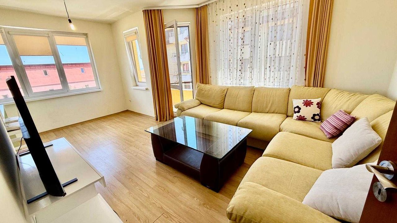 Продава се Тристаен апартамент в Бяла - 100 кв.м за 899 €/кв.м - Снимка #1