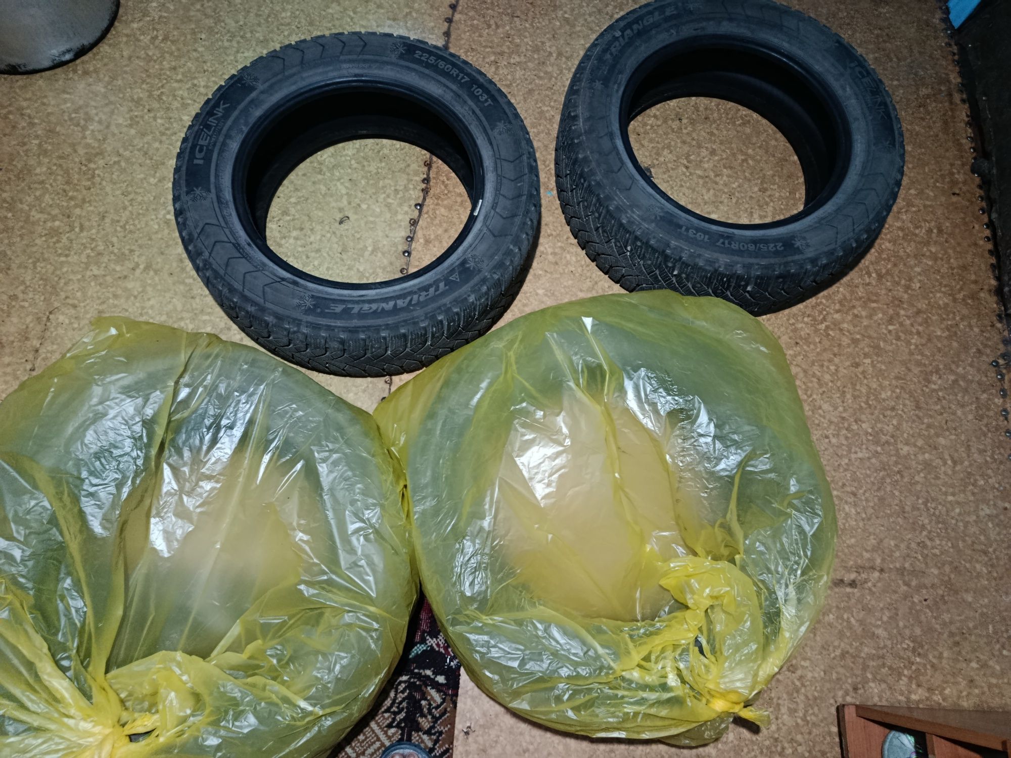 Шины продам на  17