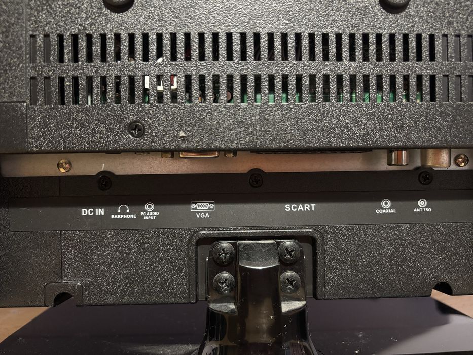 Продавам телевизор 24 инча