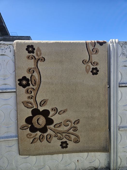 Covor folosit,dimensiune 230×160