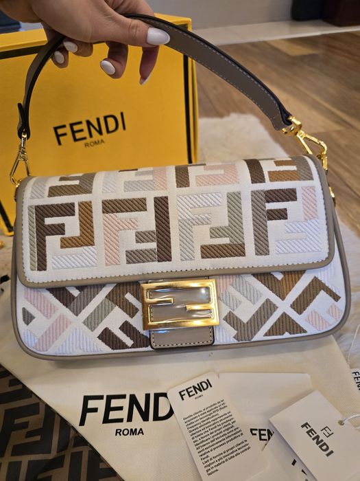 Налична чанта Fendi Baguette
