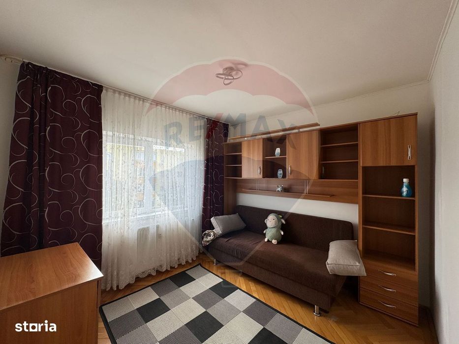 Apartament 4 camere in Micalaca