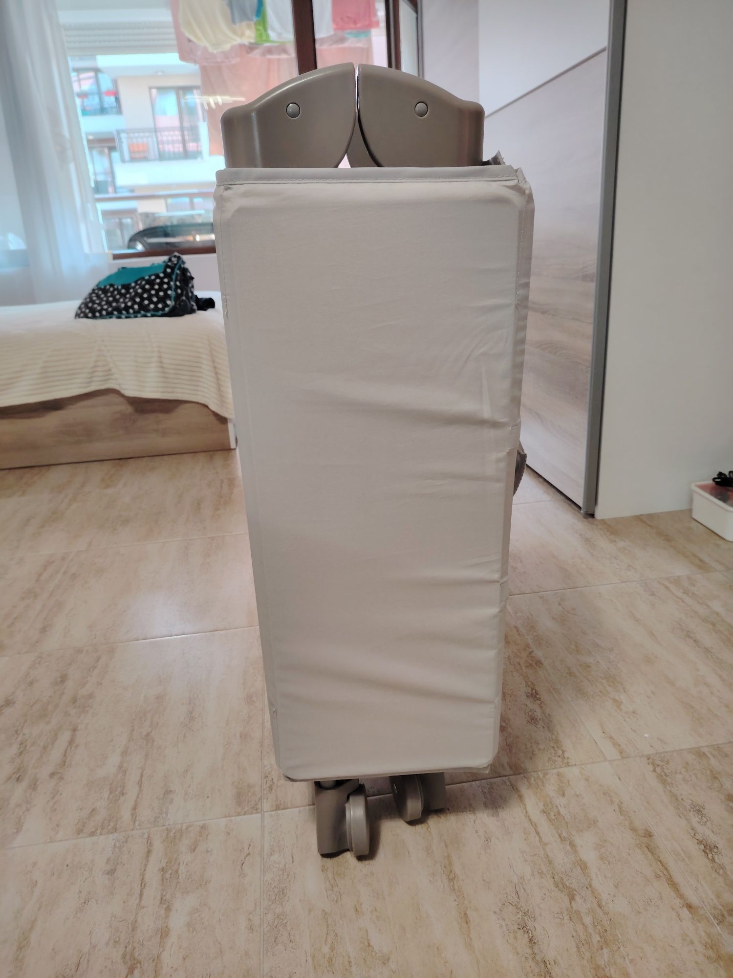 Продавам преносима кошара на едно ниво.