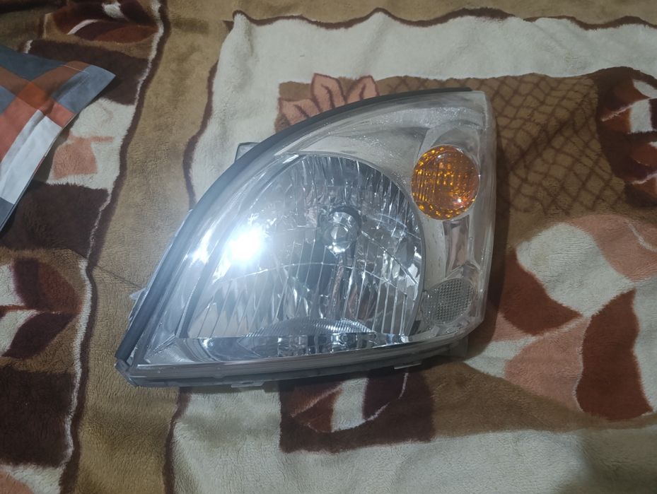 Фара на Тойота Прадо 120