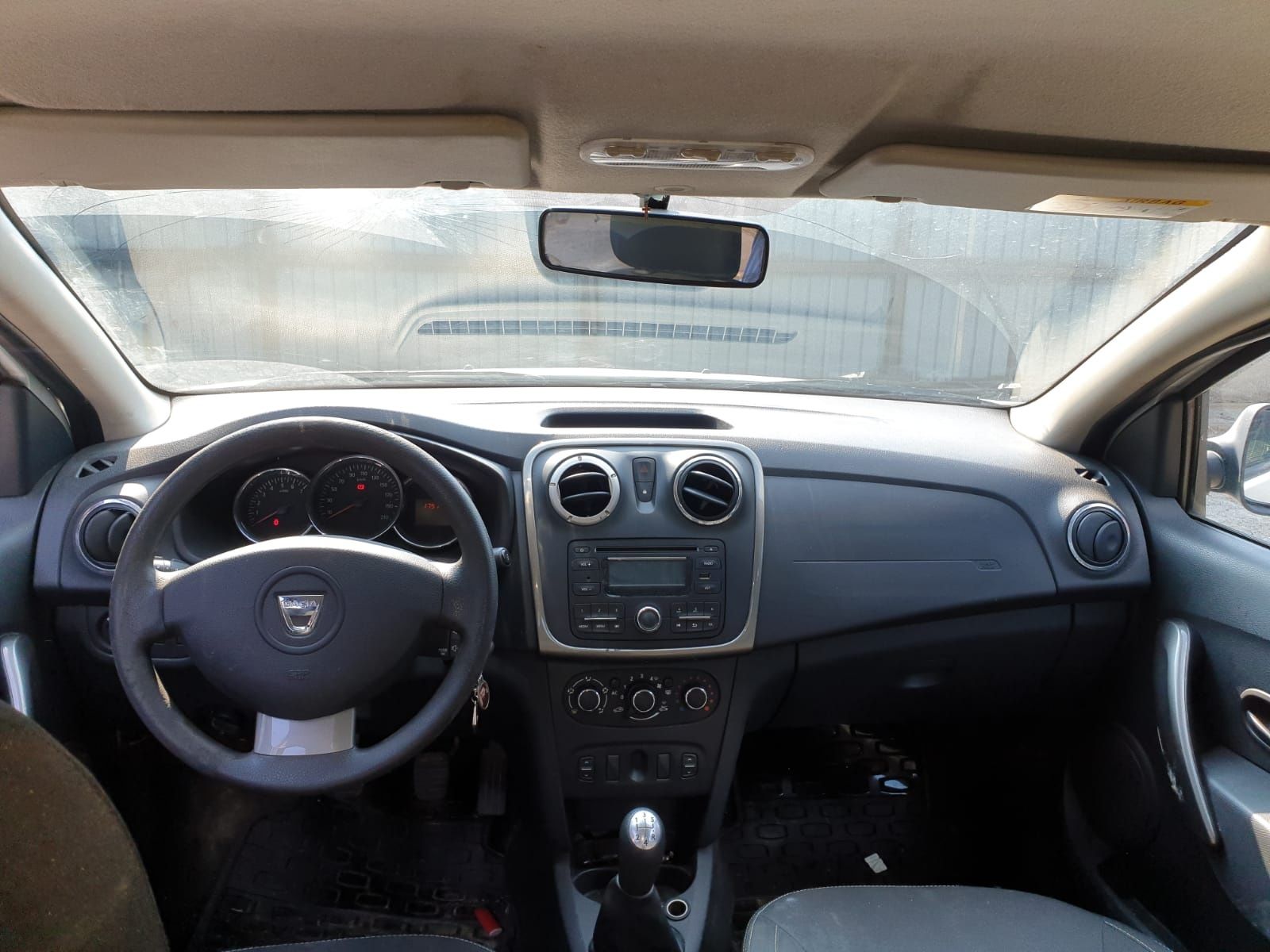 Dezmembrez Dacia Logan 2 1,2 16 V alb