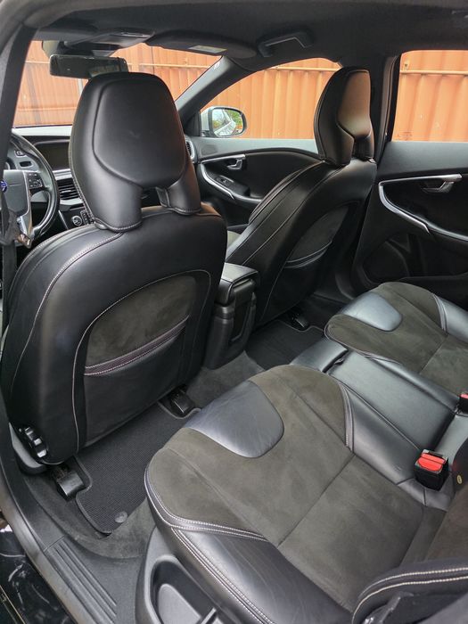 Volvo V40 - R Design