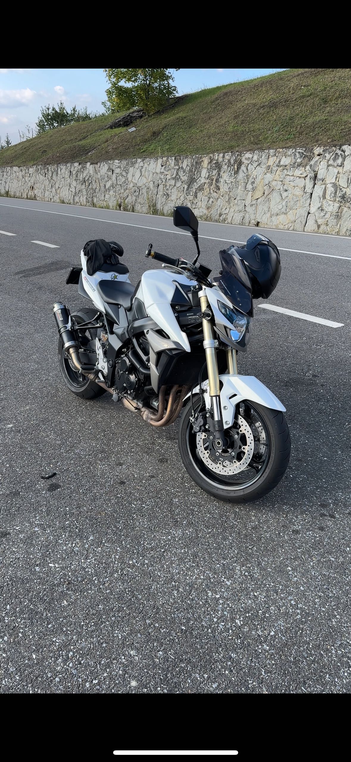 Suzuki gsr750 2011