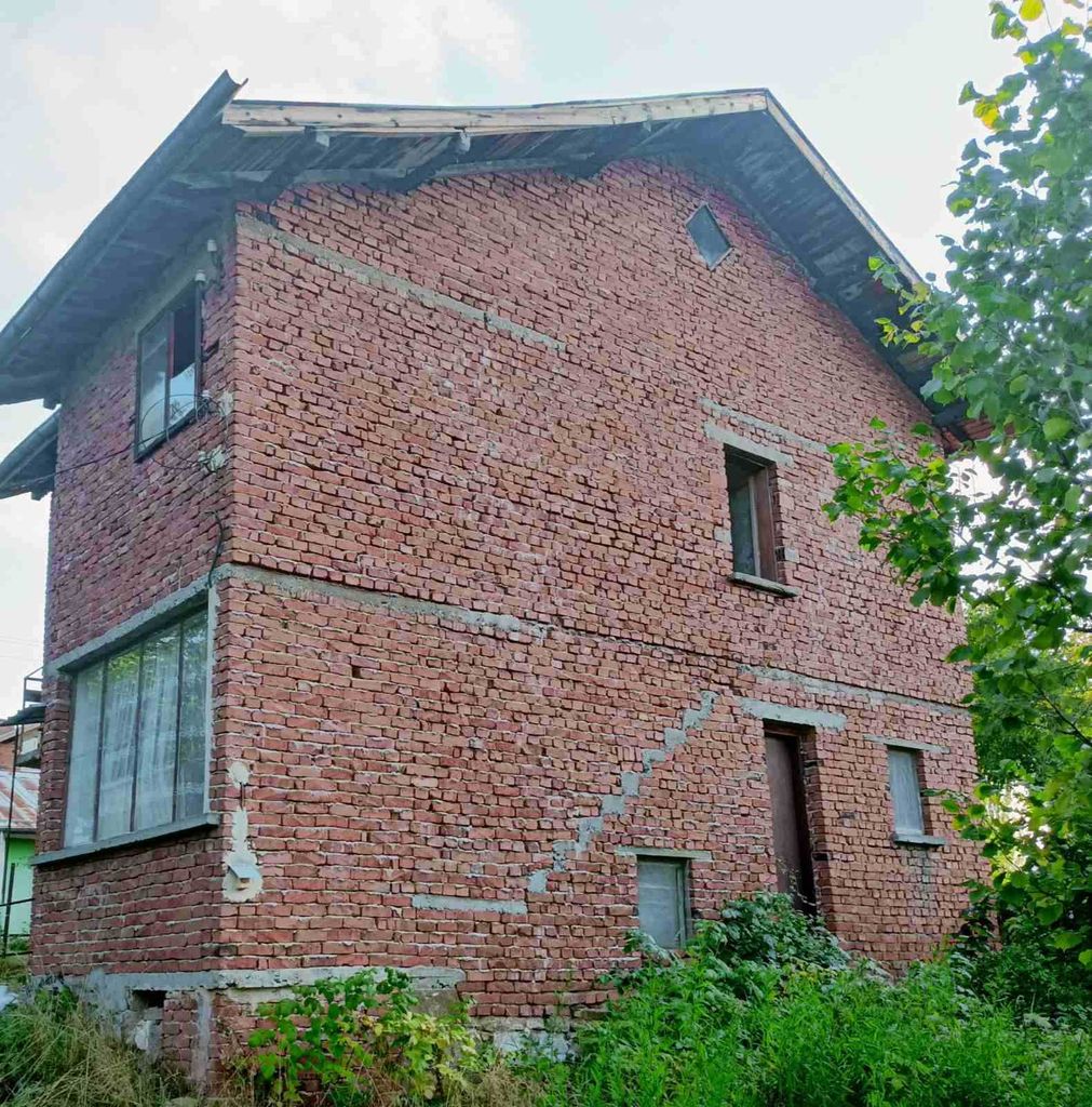 Продава се Къща в с. Извор, Област Перник - 150 кв.м за 400 €/кв.м - Снимка #2