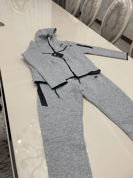 Nike tech fleece