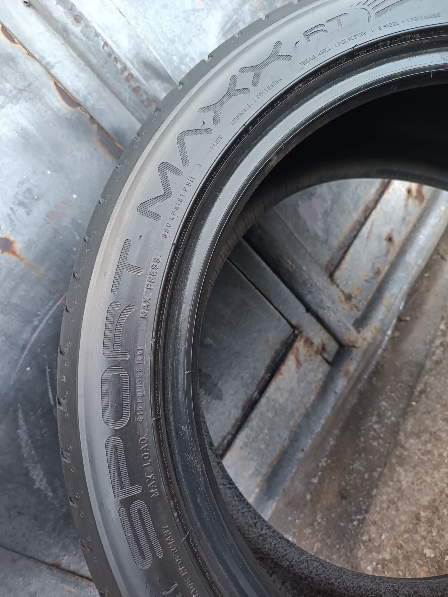 225/45/17 Dunlop