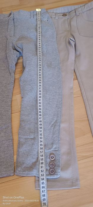 Vând pantalonasi fetite.