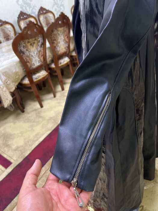 Женская плащ из экокожи
