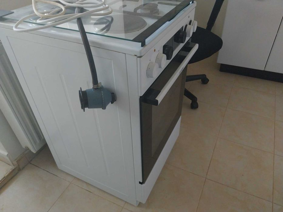 Гаранционна комбинирана готварска печка Gorenje (ток/газ,маркуч,кабел)