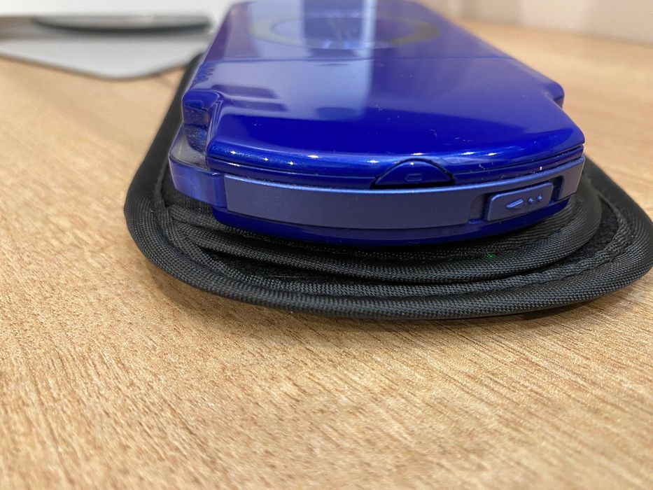 PSP 2000 (Metallic Blue) — stare excelentă, 64 GB, jocuri instalate