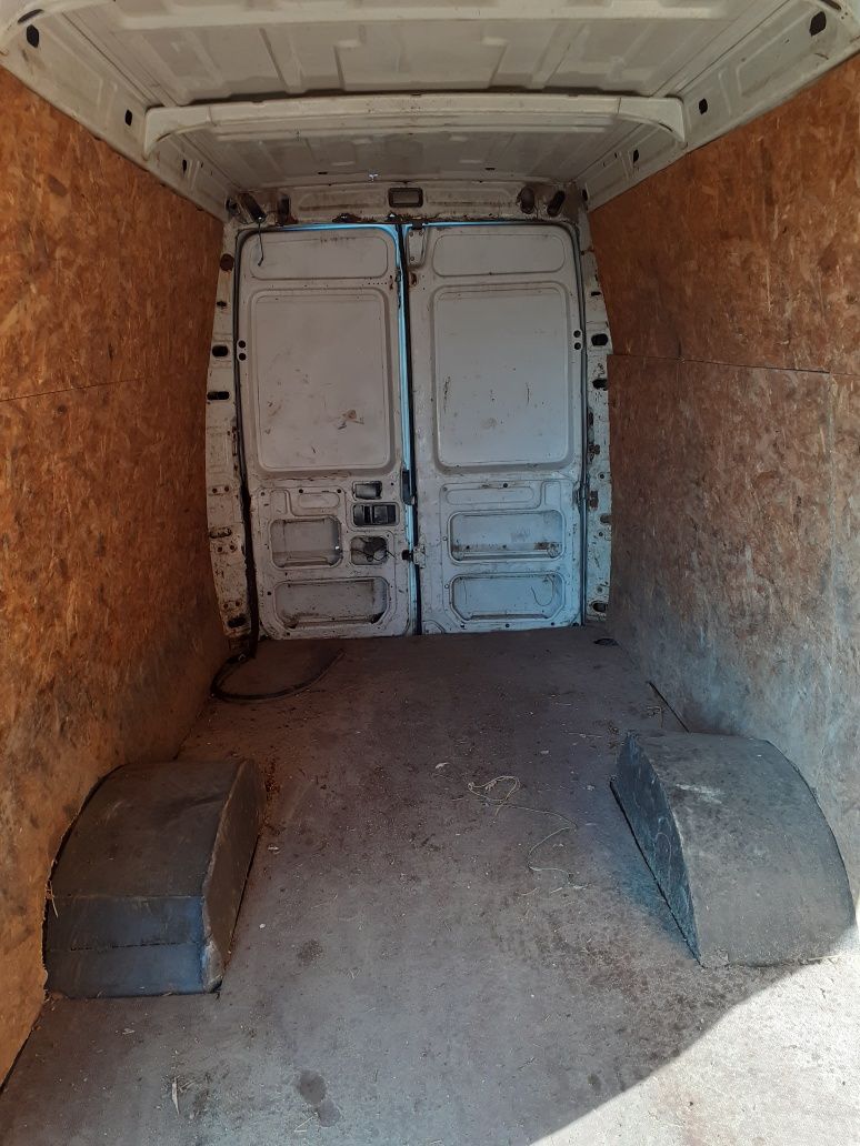 Vînd Iveco Daly 2004