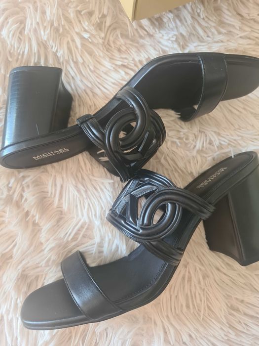 Маркови обувки, нови, или ползвани само един път