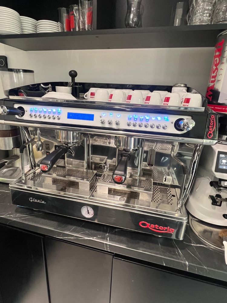 Vand sau schimb espressor profesional
