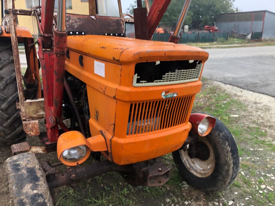 Vând tractor fiat 450