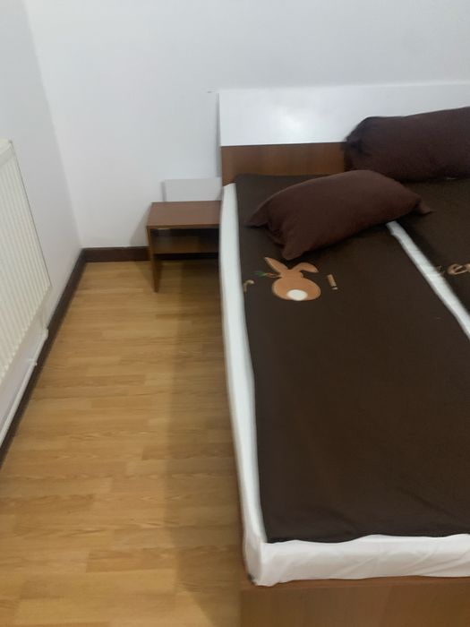 Pat matrimonial pentru dormitor cu dimensiune 200 pe 140