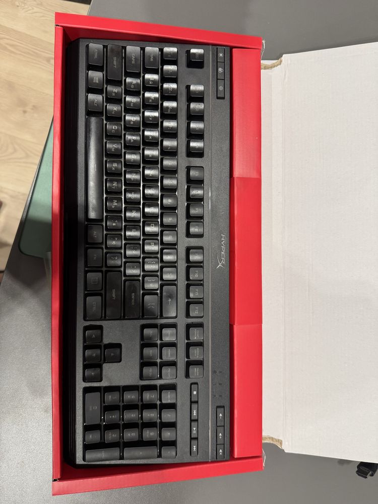 Клавиуатура HyperX Alloy Core RGB