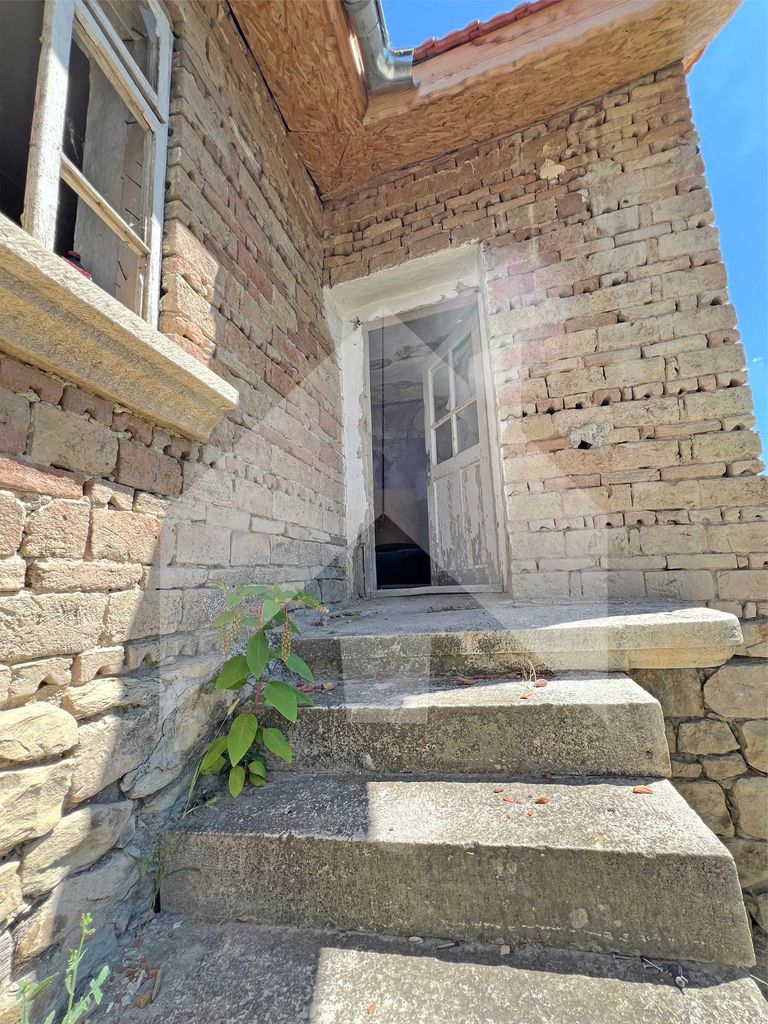 Продава се Къща в Нови пазар - 94 кв.м за 120 €/кв.м - Снимка #4