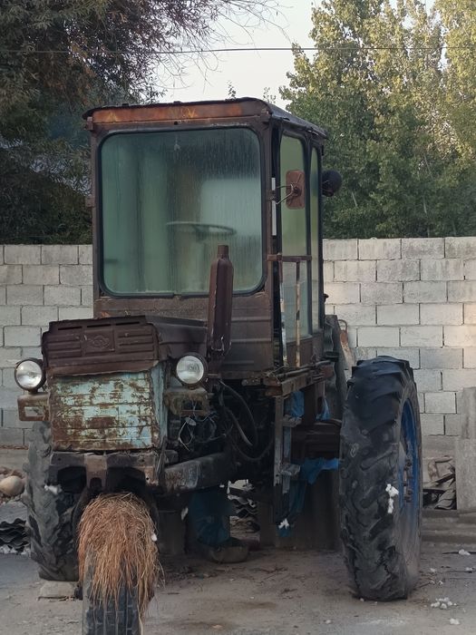 Traktor 28 sotiladi