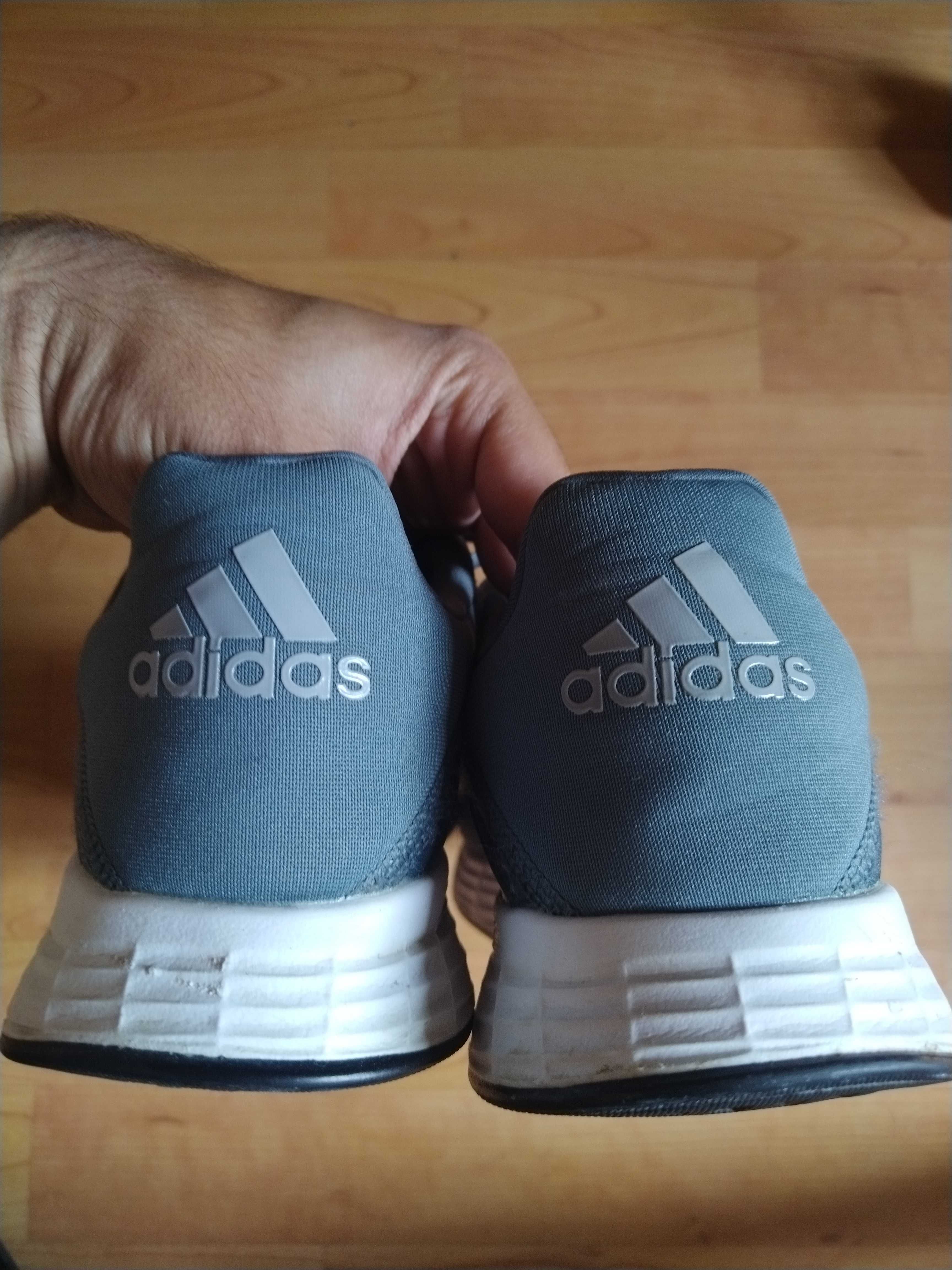 Adidas - Маратонки 42 номер