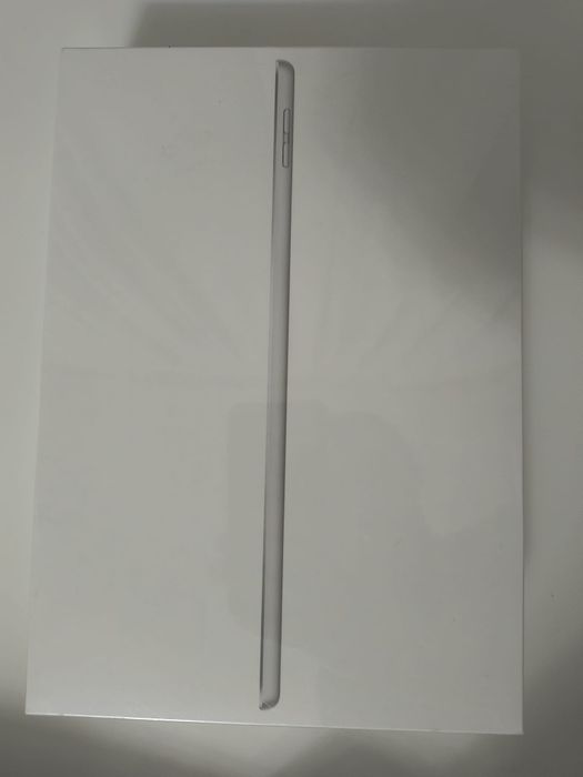 Vând IPad 9th Generation SIGILAT