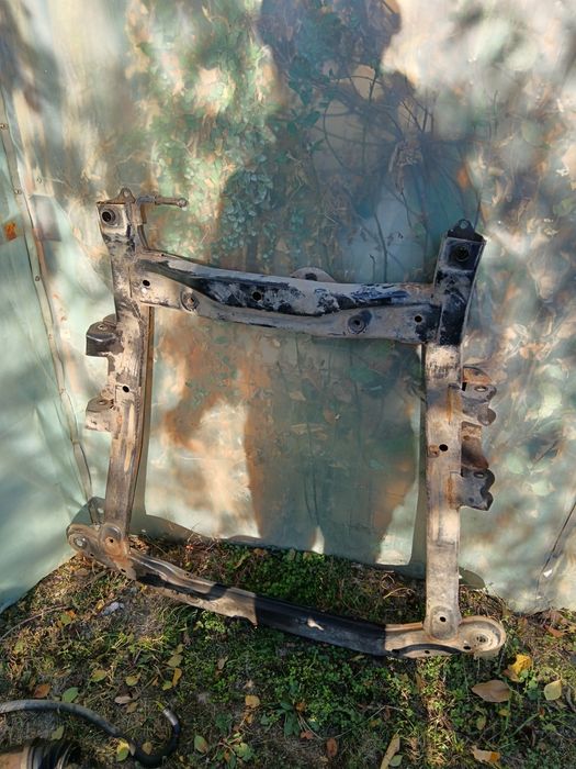 Vând piese Logan 1,4