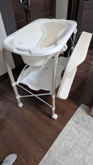 Ванночка + пеленальный стол для младенца