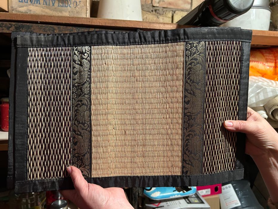 Кухонная утварь (плэйсматы) и термосы