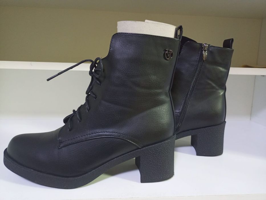 Новые женские ботинки из экокожи 41 размер черные