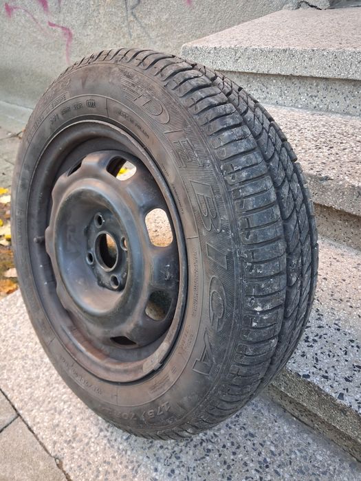 4бр гуми + 1бр резервна и крик