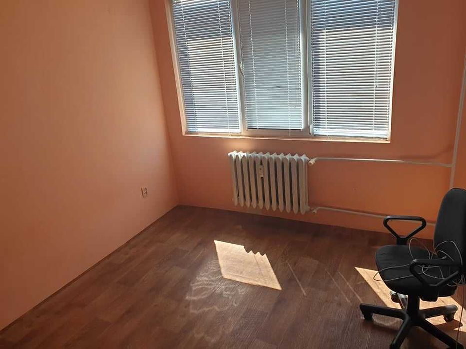 Дава се под наем Двустаен апартамент в Бургас, Зорница - 67 кв.м за 81.6 € - Снимка #6