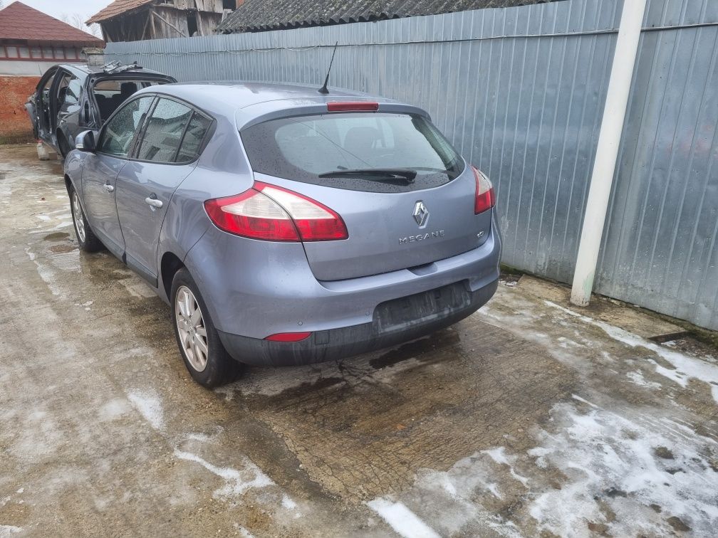 Punte spate renault megane 3 hatchback